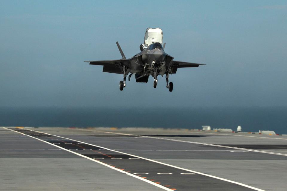 However, tests have shown he combat aircraft may have problems, claims a report