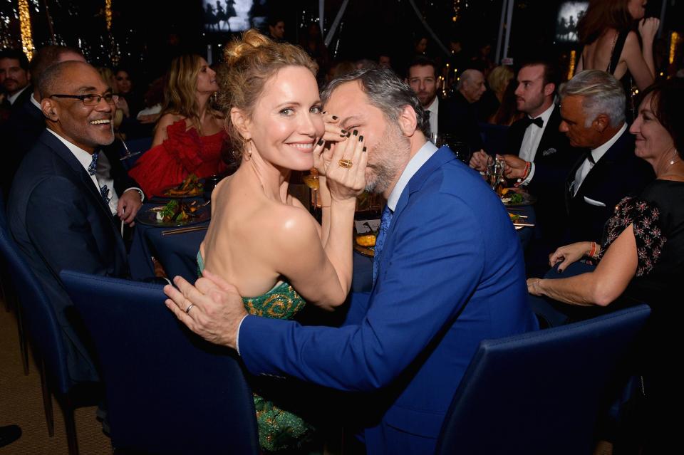  Leslie was seen cuddling up to her writer/director husband Judd Apatow