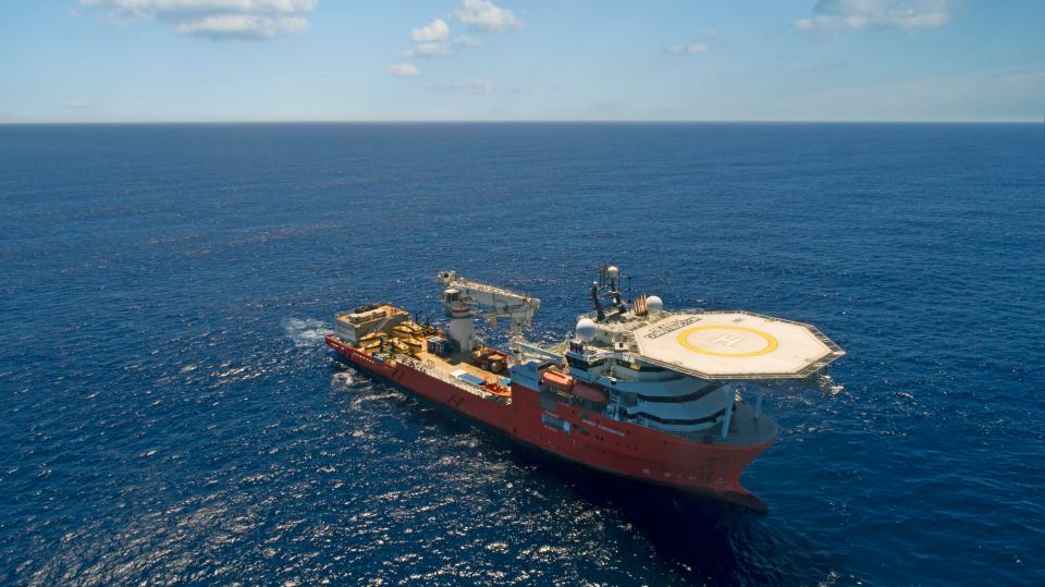  A ship combs the southern Indian Ocean during the failed search for the plane's wreckage