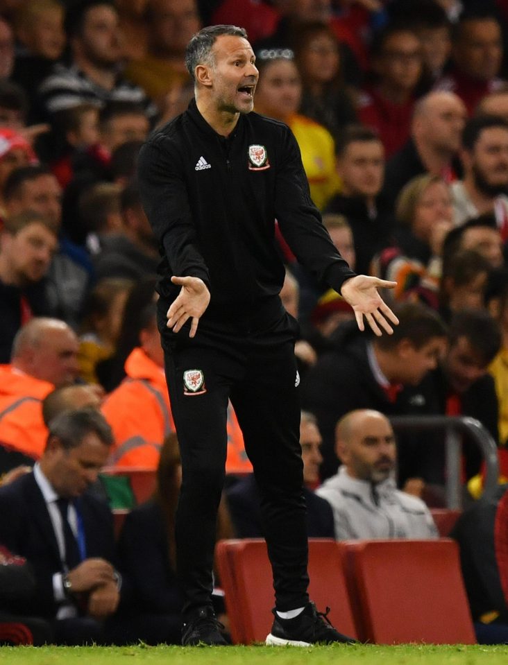 Aaron Ramsey says Ryan Giggs gave out Fergie's hairdryer treatment at half-time of the Spain clash