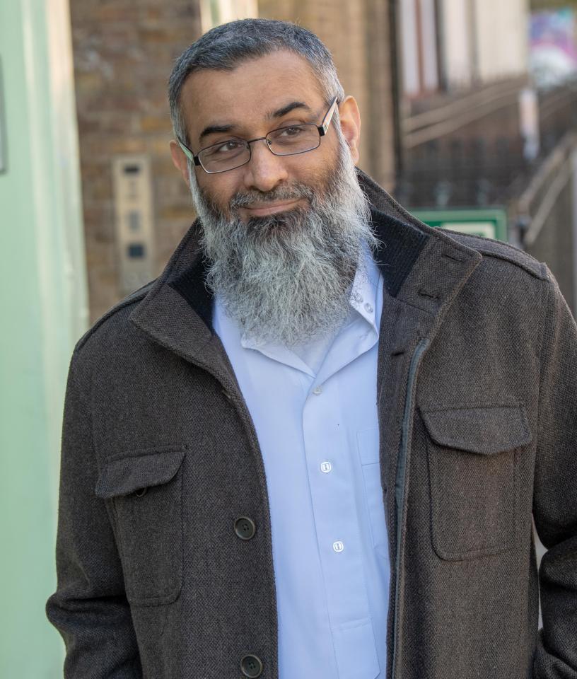  He stepped out with a mystery burka-clad woman yesterday