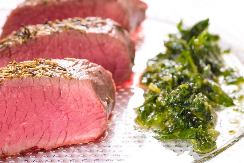  Lamb chops and steaks are fine to eat pink but minced meat, kebab, sausage and burgers pose a risk, the FSA warns