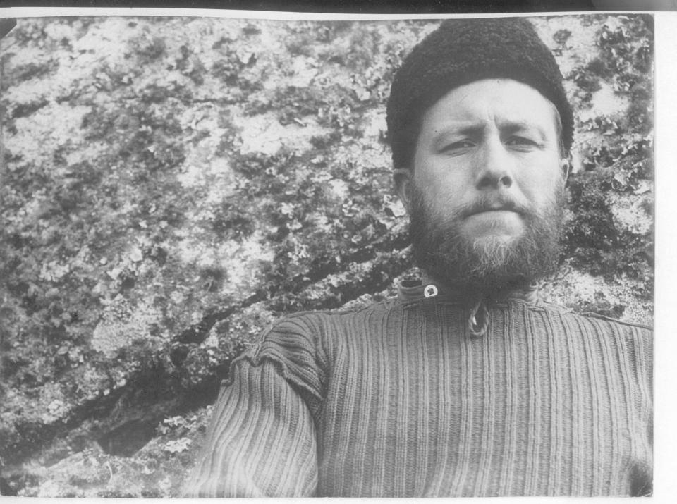  The book tells the story of lead botanist Ian MacKenzie Lamb