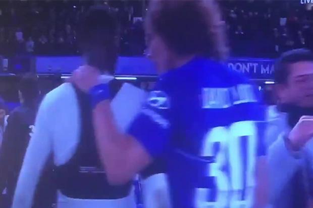  Luis took it upon himself to offer some words of advice to Tomori.