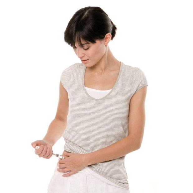 Type 1 diabetes is always controlled using an insulin injection or pump