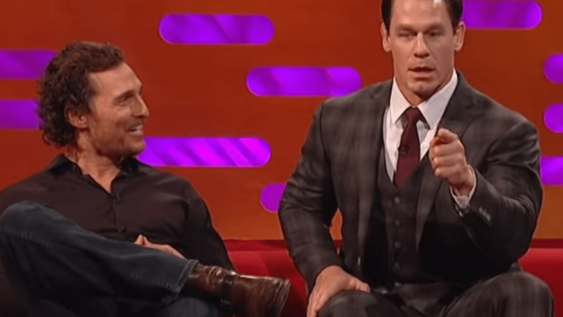 The pair discussed their respective wrestling stories on the sofa alongside Hailee Steinfeld and Jamie Oliver
