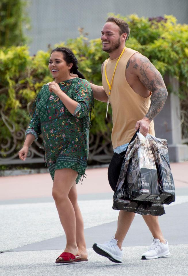  Scarlett accused ex-boyfriend Lee Wilkinson of cheating on her