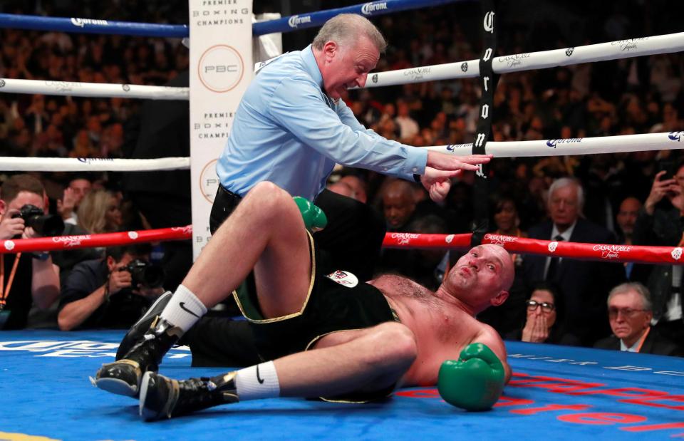  Fury looked all but finished but he amazingly rose to his feet to fight until the final bell