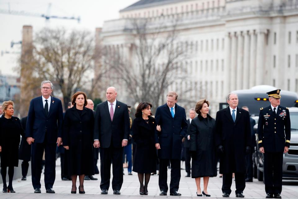  (right to left) Former President George W. Bush, Laura Bush, Neil Bush, Sharon Bush, Bobby Koch, Doro Koch, Jeb Bush and Columba Bush