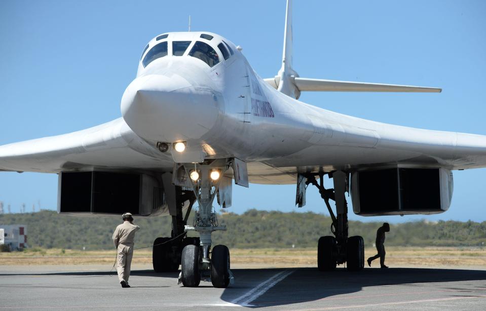  Two long-range strategic bombers landed at Simón Bolívar airport in December