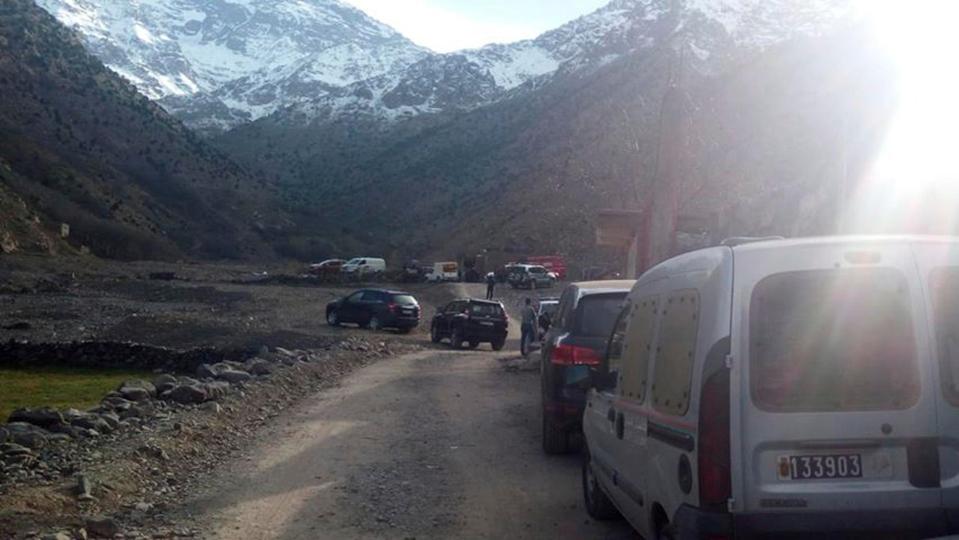 Police arrive at the scene of the killing 