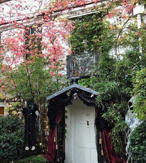  Jonathan has held a number of amazing halloween parties at his house