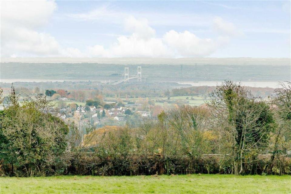  Stunning views of the River Severn and the Severn Bridge