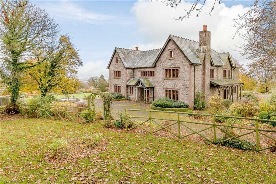  The estate was redeveloped in 2002