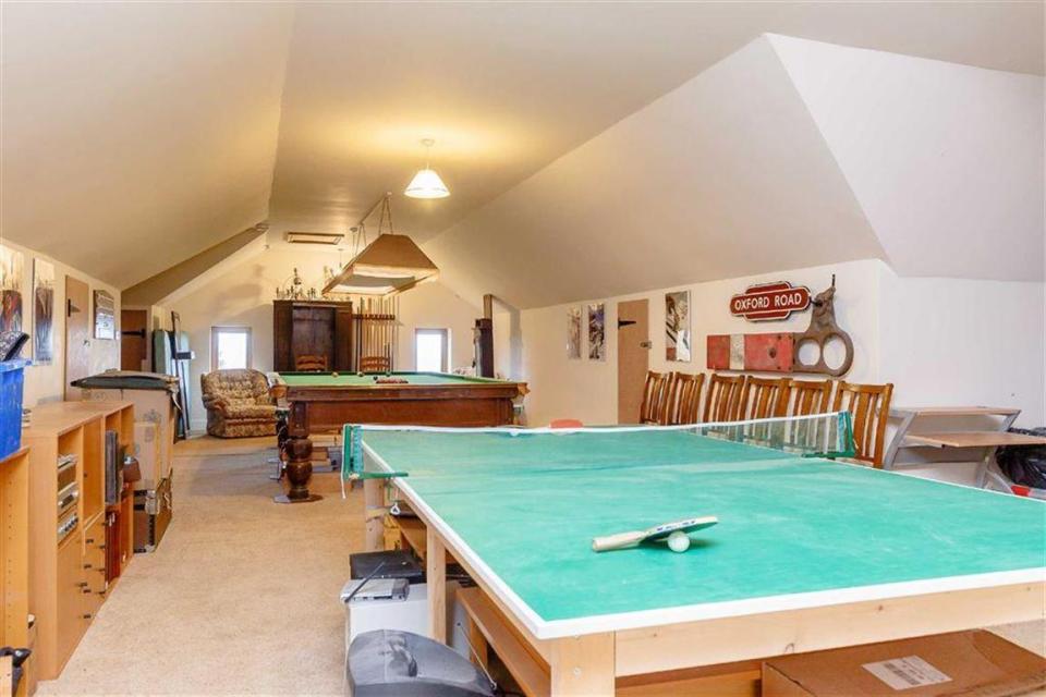  The countryside retreat boasts six bedrooms