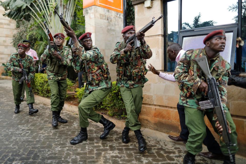  Kenyan special forces scour rooftops for potential targets