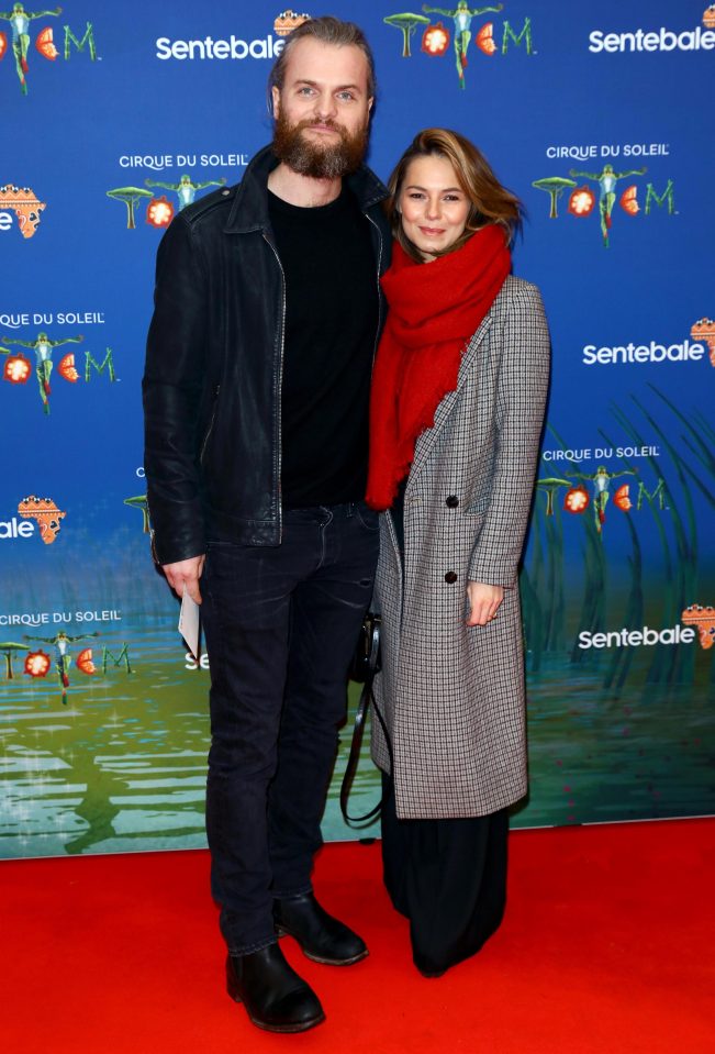  Hannah's sister Kara, 35, went to the event with her fiancé Marius Jenson looked in good spirits