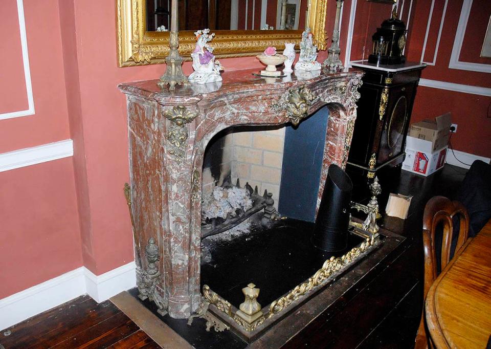  The scam even included a supposedly lost 19th century Rococo red marble fireplace