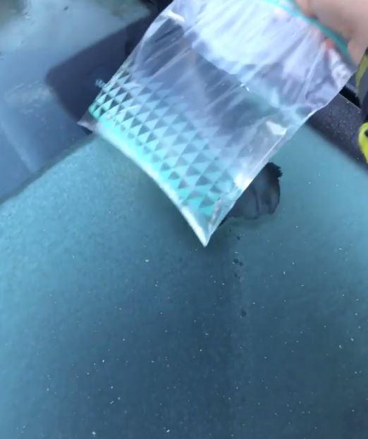  The strange 'hack' appears to clear ice easily from the windscreen