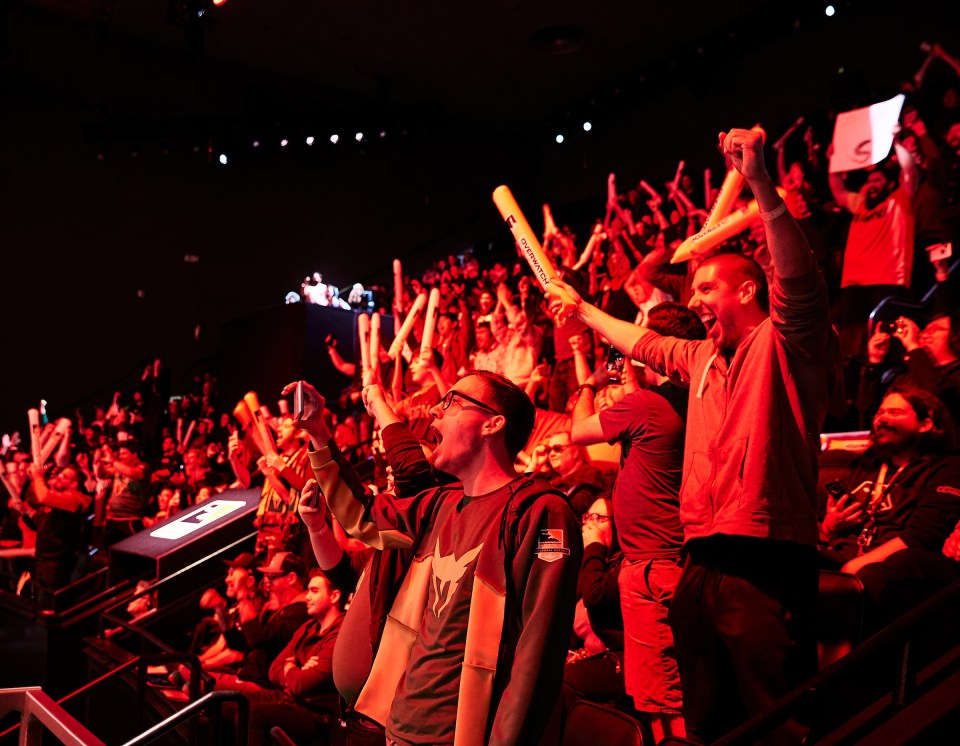  Fans went wild when the Shanghai Dragons recorded their first-ever series win, at the 43rd attempt
