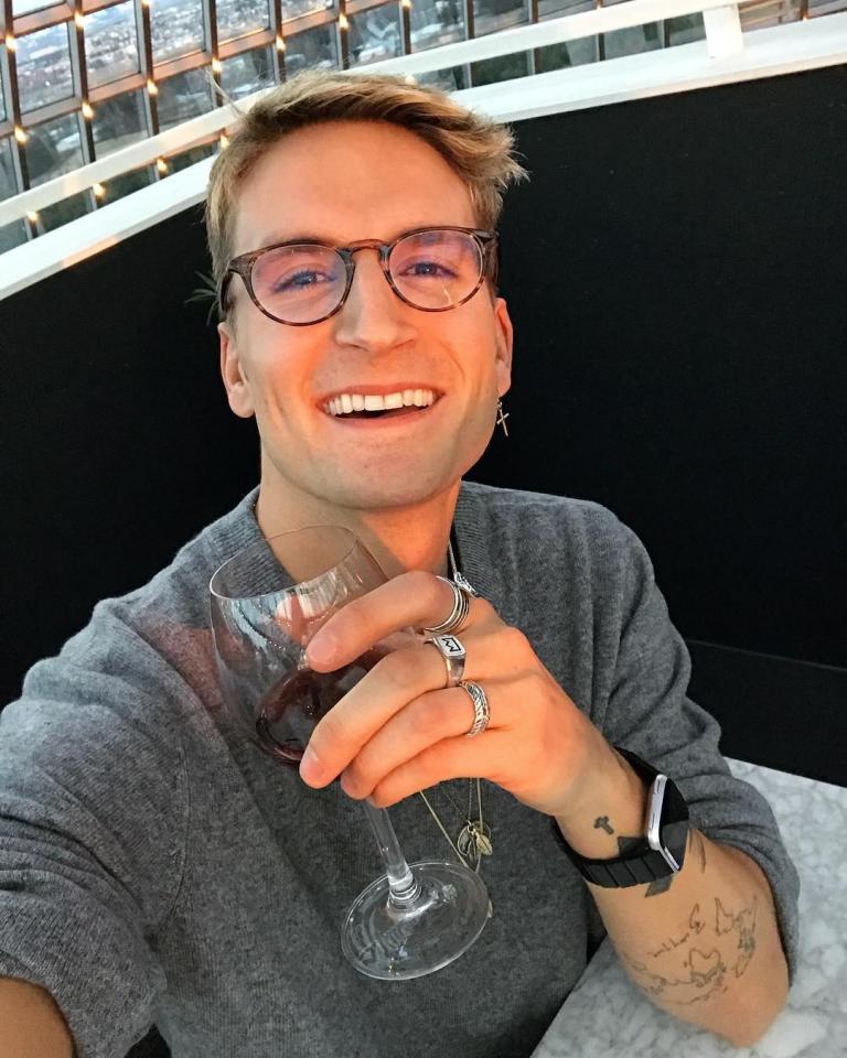  Oliver Proudlock beamed after having his contouring treatment to perfect his smile