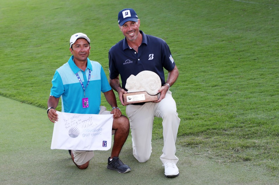  Matt Kuchar and stand-in caddie David Giral Ortiz have become embroiled in a row over payment