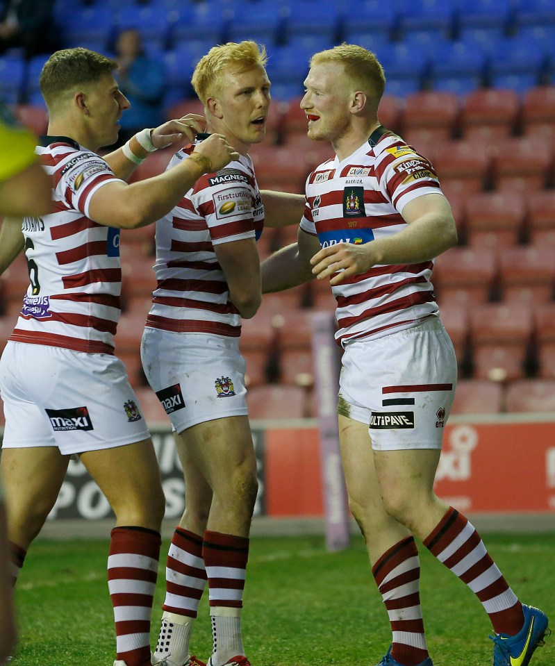 Dan Sarginson (centre) hopes to finally beat Sydney Roosters in Sunday's World Club Challenge
