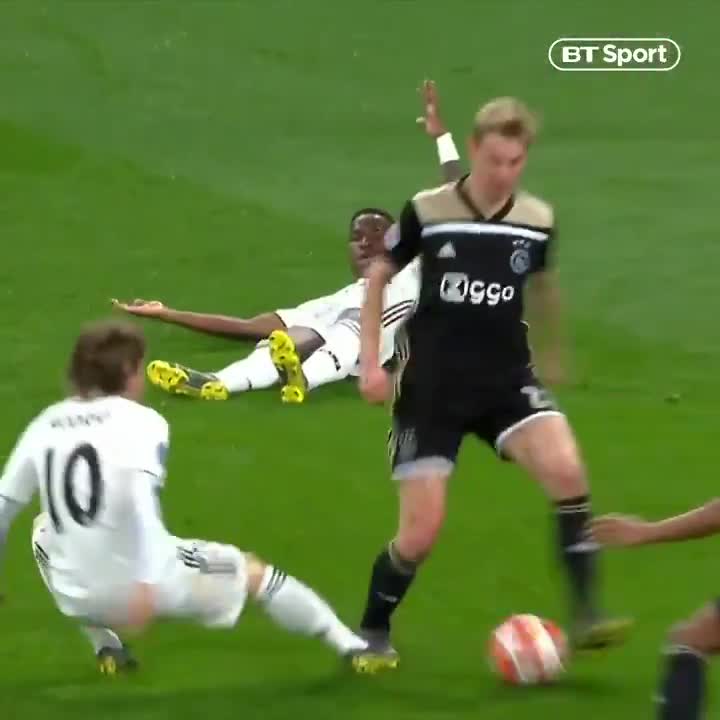 Frenkie De Jong left Luka Modric on the seat of his pants during Ajax's thrashing of Real Madrid