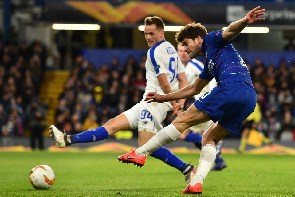  Marcos Alonso tests Dynamo goalkeeper with a shot