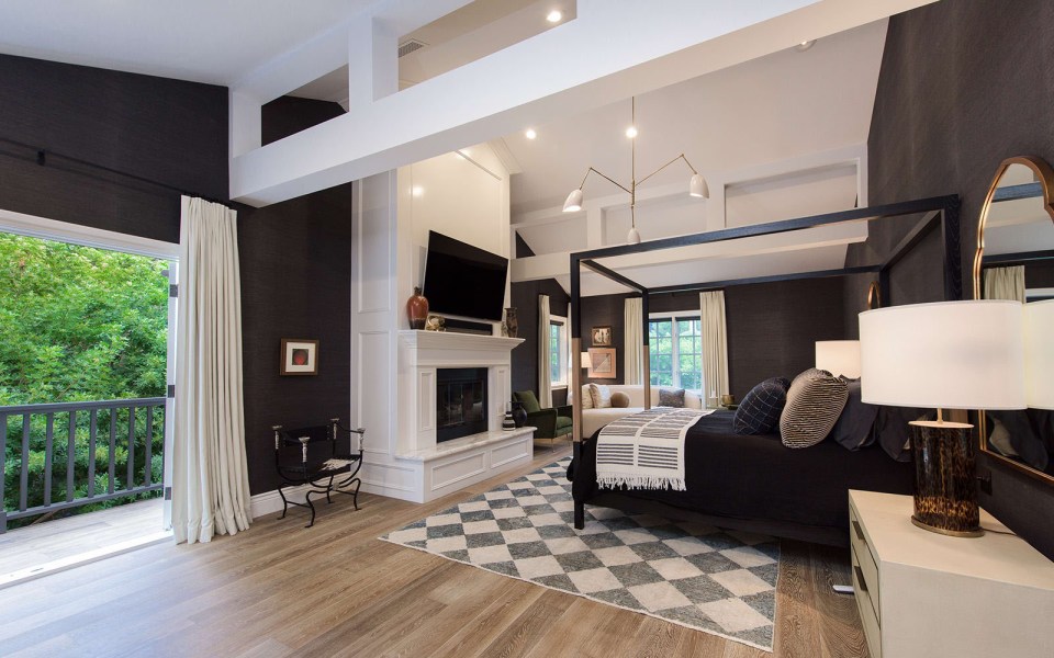 The luxurious pad was built in the 1950s and lived in by Button for two years