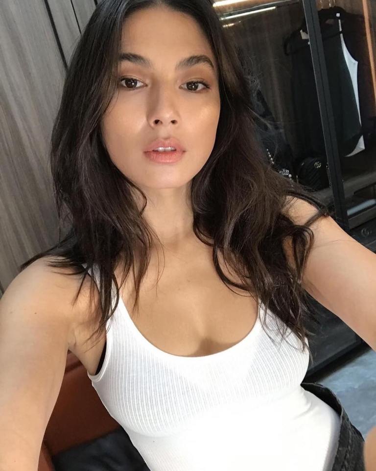  Jessica Gomes is famous in her homeland in her own right, having modelled for the likes of David Jones, LG and Sports Illustrated