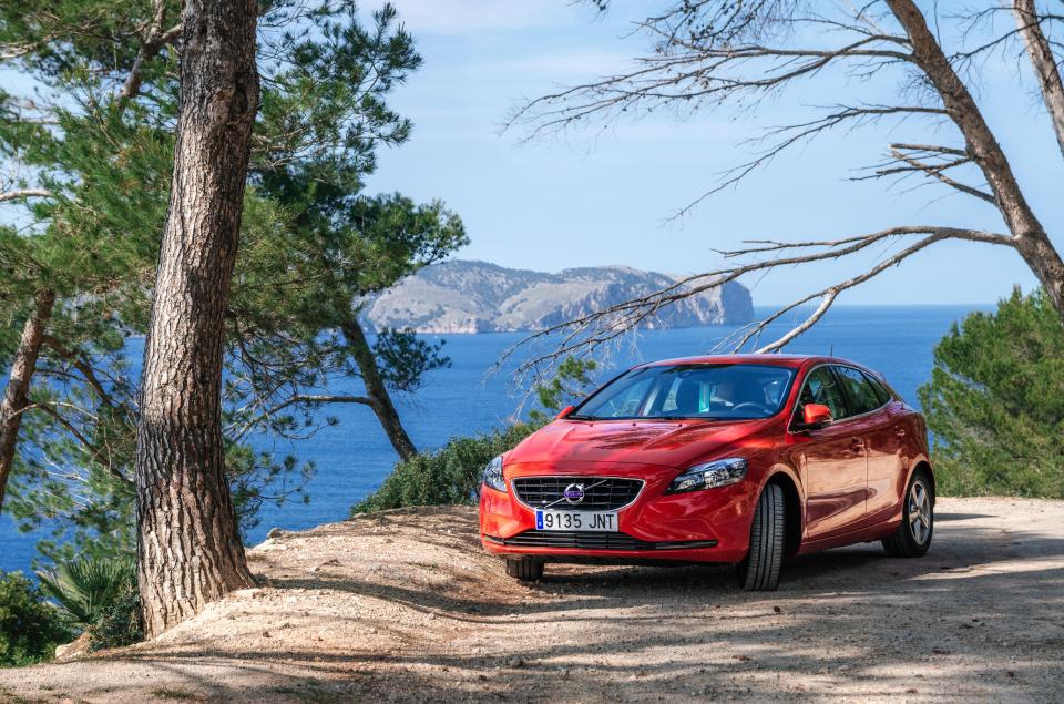  Customers can now buy a car from Volvo's new website within 15 minutes