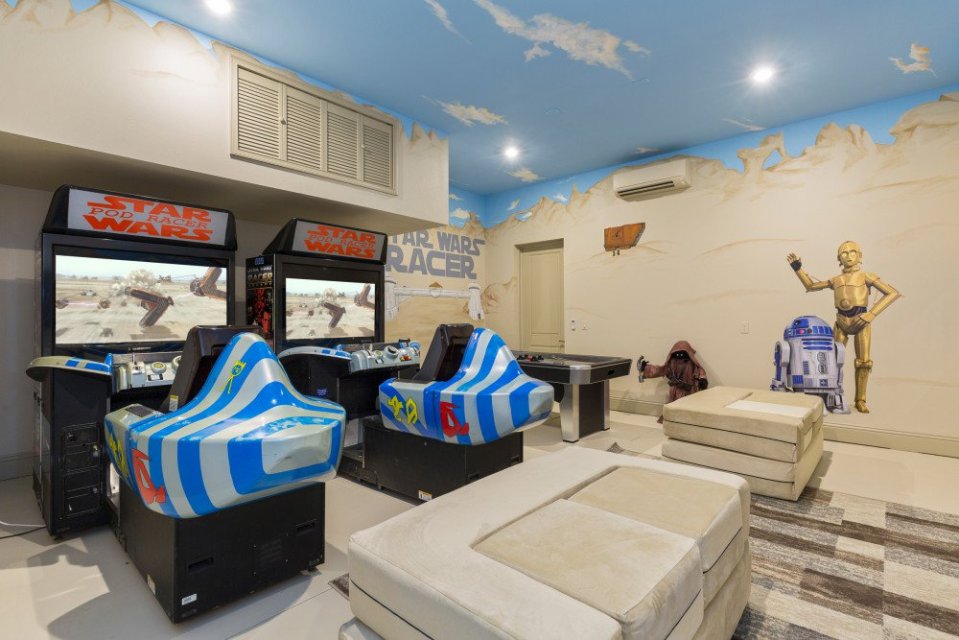 Competitive guests can battle it out on the Star War's racing machines