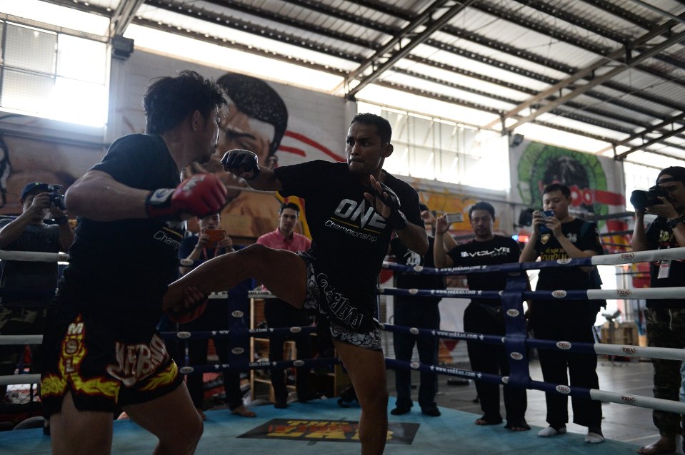  Dejdamrong Sor Amnuaysirichoke made just £1.50 for his first Muay Thai bout