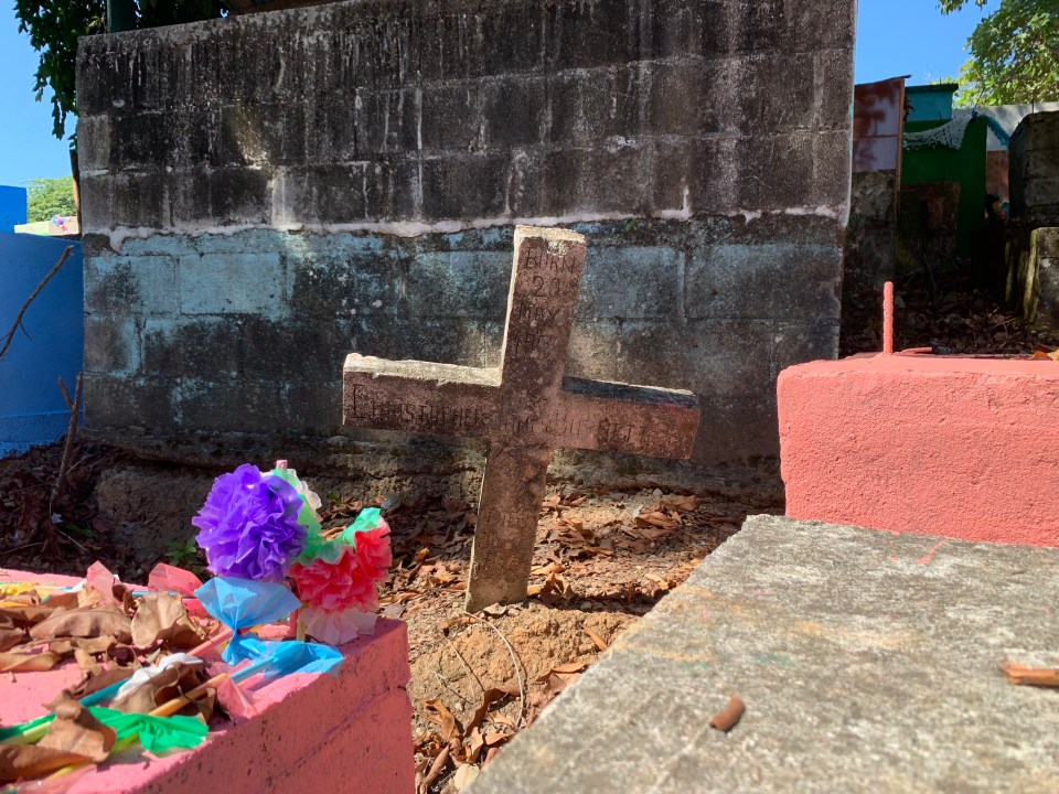  Penny found the final resting place of her older brother Chris and his girlfriend Peta