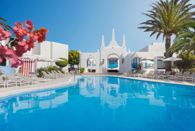  Parents can escape to the premium-only club at Hotel Atlantis Fuerteventura