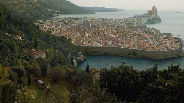 King's Landing has always been surrounded by water