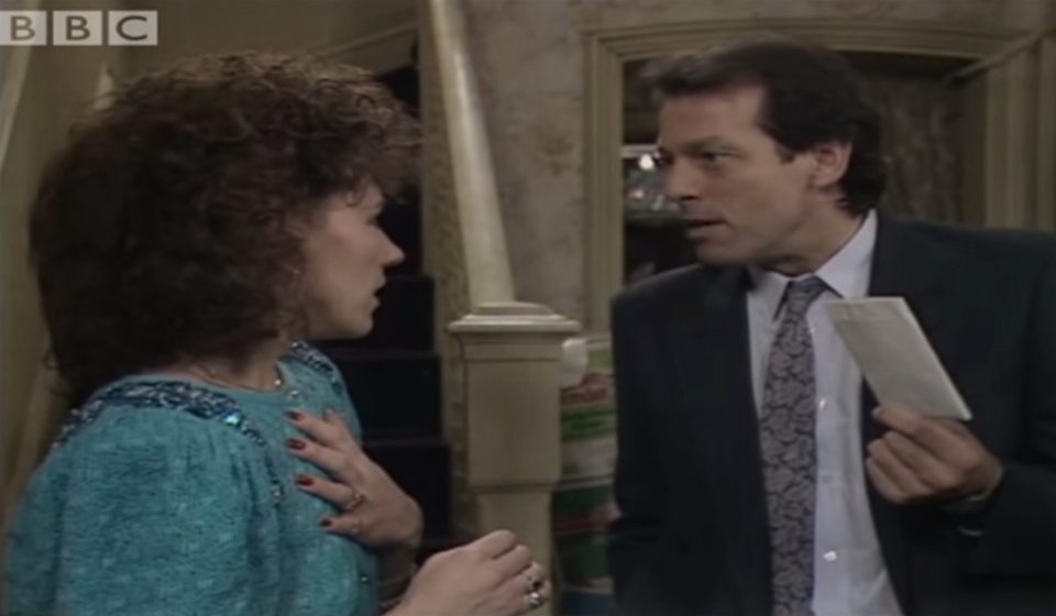 Dirty Den hands Angie divorce papers on Christmas Day 1986 and has 30.1million viewers hooked