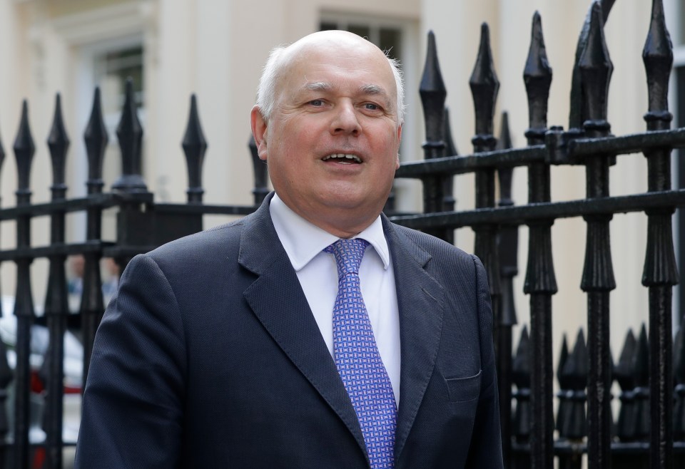  Iain Duncan Smith is now chairing the frontrunner's campaign