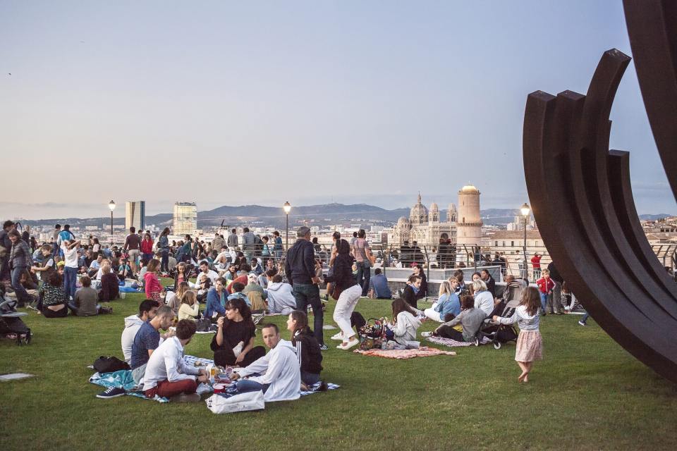  Travel to Garde Hill for the best views of the whole city