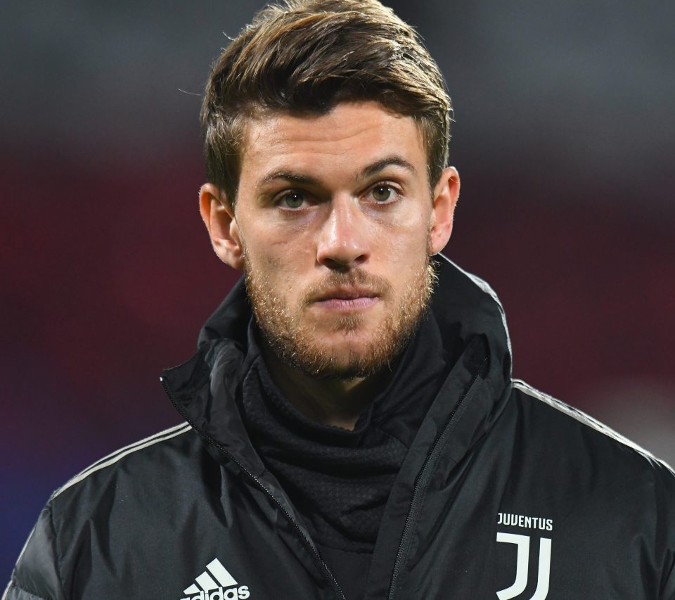  Arsenal have launched a two-year loan bid for Juventus' Daniele Rugani