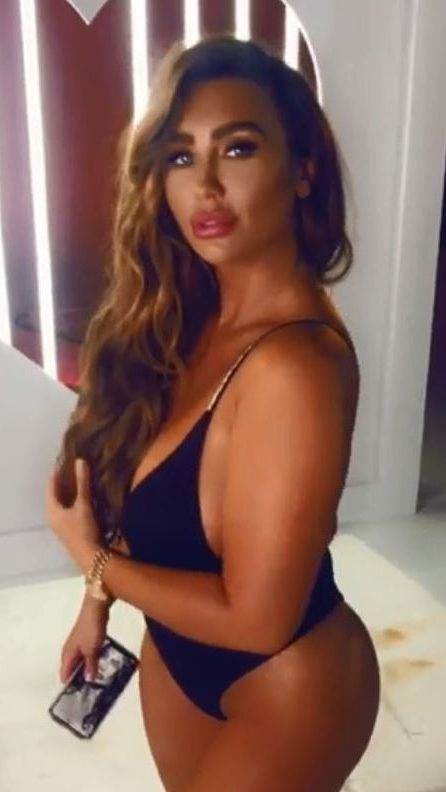  Reality TV favourite Lauren has been offered £40k