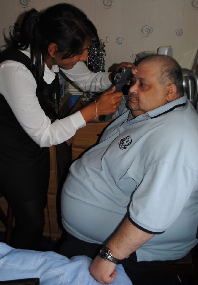  Fred is tested for eye problems related to his obesity