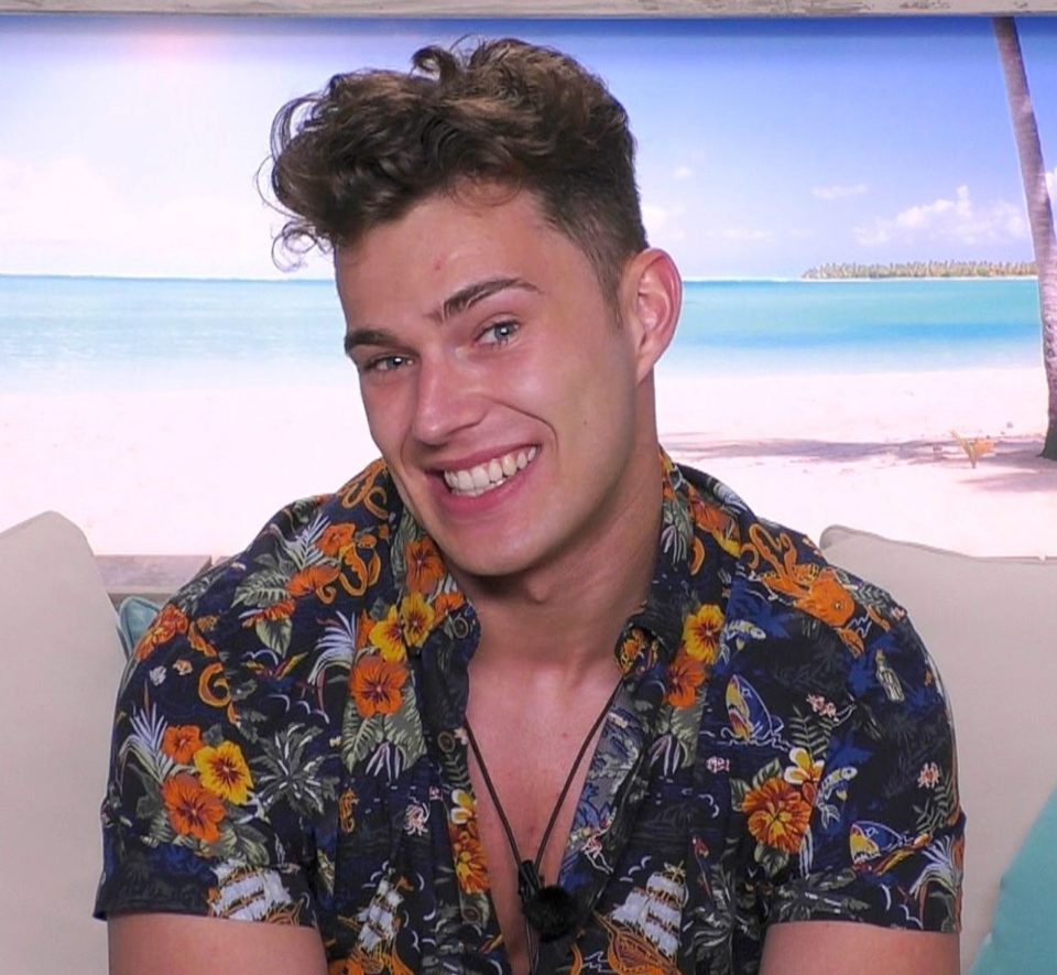  Fans have turned on the 'slimy' Islander