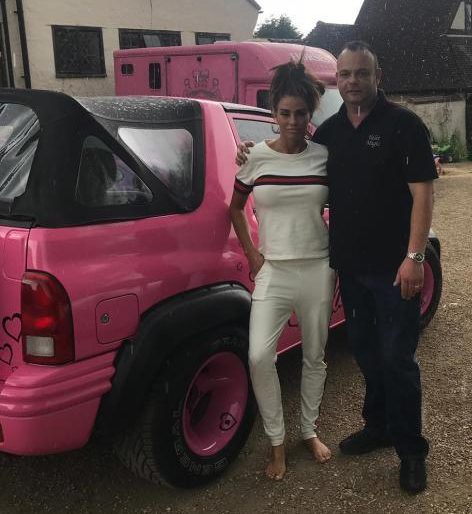  Robbie felt 'duped' after Katie didn't keep her bargain about promoting his company, who spent £3,500 redesigning her Jeep