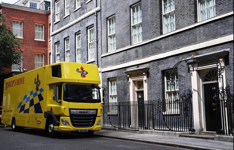  A removal van was seen in Downing Street today after Boris' first Cabinet meeting