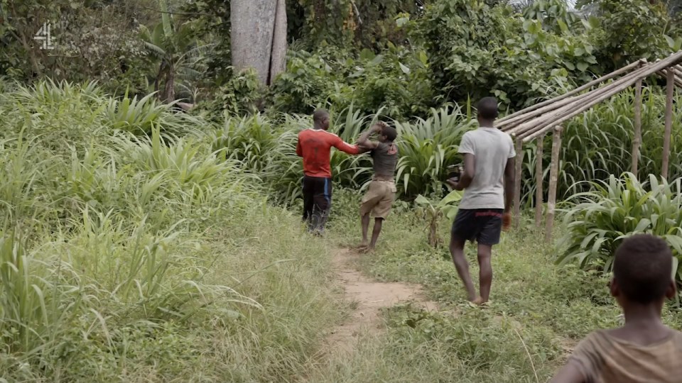  The Bantu man turns around and sucker-punches his victim in the face