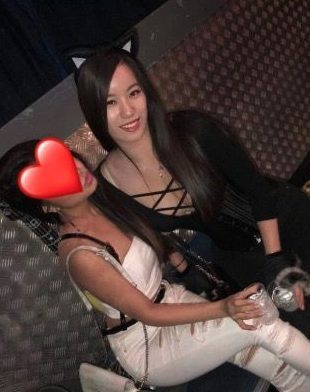 20-year-old Michelle has flag emojis in her bio