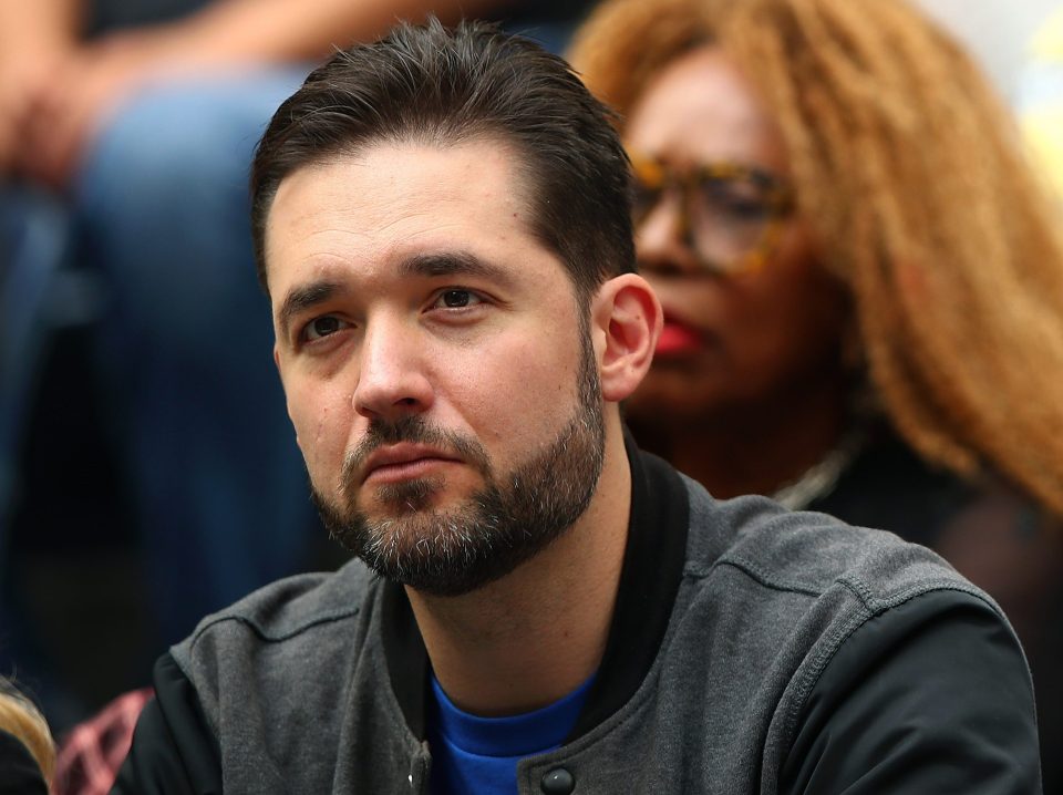  Serena's husband was seen looking tense after his wife lost the first set