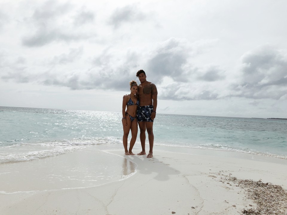 The glamorous couple enjoy a beach break